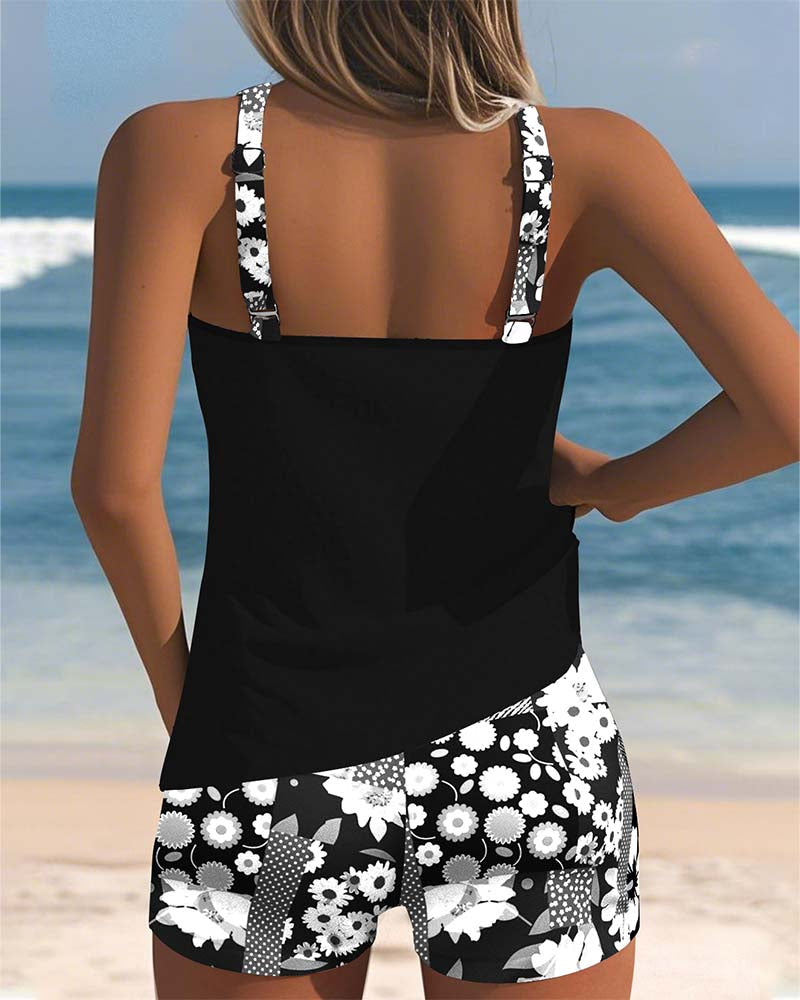 Sabrina | Tweedelig Badpak met Comfortabele Pasvorm en Bloemige Strandstijl
